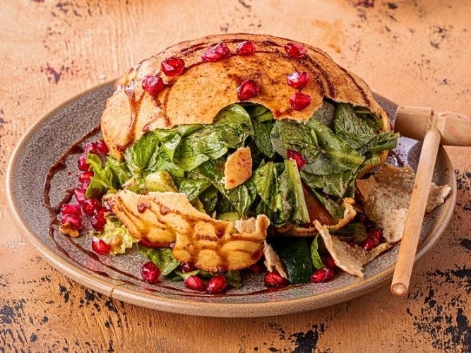 Fattoush Salad - ﺳﻠﻄﺔ ﻓﺘﻮش