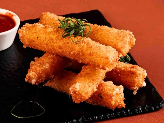 Crispy Mozzarella Sticks - أصابع الموزاريلا المقرمشة