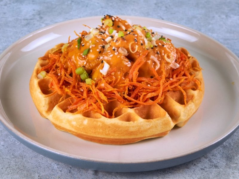 CHICKEN WAFFLES