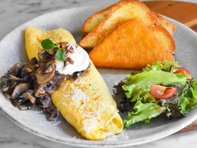 Mushroom & Ricotta French Omelette