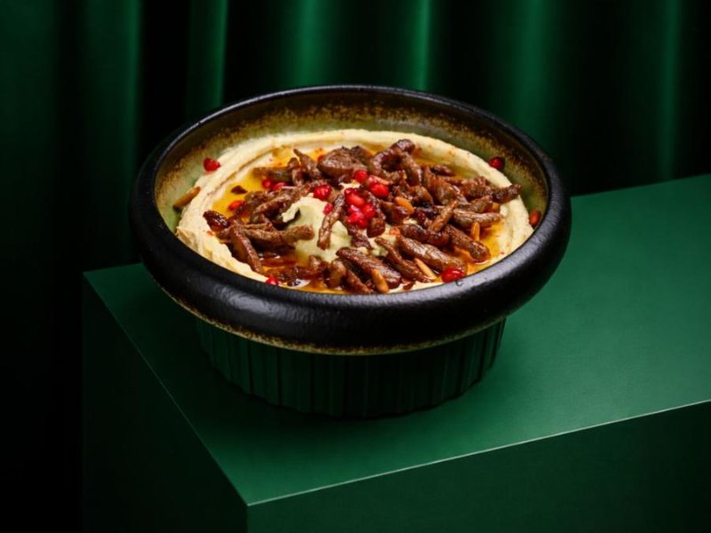 Hummus with Angus Meat
