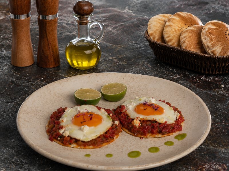 baked egg & spicy tomato